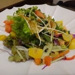 Kaihinkan - ゆで栗と葉わさびのサラダ（650円）・・お野菜たっぷりのボリュームある品。