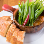 Ajillo with shrimp and Kyoto Kujo green onion