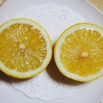 ひろしまブランドショップTAU - 白湯にレモン半分を絞りホットレモン水に！