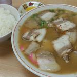 来々軒 - 味噌チャーシュー麺７００円とライス２００円　計９００円