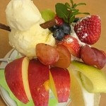 アオイ農園　ぶどうの木 - ハッピークリスマスパフェ裏側♪