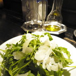 ルッコラとパルミジャーノチーズのサラダ バルサミコ風味