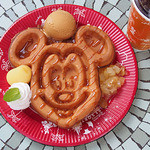 グレートアメリカン・ワッフルカンパニー - 季節のワッフル（アップル＆キャラメルアイスクリーム）（￥700）