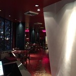 Cafe La Boheme - ２階は赤で統一