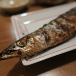 手打ち蕎麦 ほかげ - 新秋刀魚塩焼き　ズームアップ