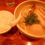 臥龍 - 2015/12 定番の置き方！！左ライス、右ラーメンがルーティーン♪