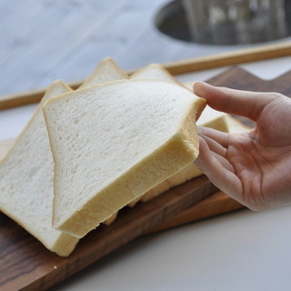 繊細でシルキー食感とほんのり甘い生地