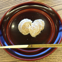 京都和久傳 - 黒豆茶と柚子のわらび餅