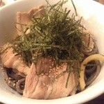 酢重正之　楽 - 肉そば 温  920円