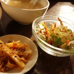 CHINA  MAPLE CAFE 明楓 - あったかいスープ、サラダ、箸休めの小菜