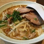 NOODLE SOUP TAKUMI - 特製匠味噌(12.8€)