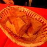 ギャラリー・クープ・シュー - 最初にフランスパンが出てきます