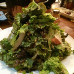 炭火焼肉 ぐら - 山盛りの「クラゲ入りムンチュサラダ」（2015.12）