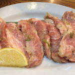 炭火焼肉 ぐら - ジューシーな「豚のトロ肉」（2015.12）