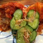 炭火焼肉 ぐら - キムチ盛合せ（2015.12）