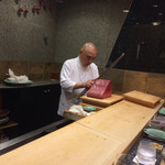 初音鮨 - 店主がカット！