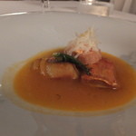 ヴィラ・デル・ソル - (2015/12)プティブイヤベース”マルセイユ風”。身は金目鯛のみ。黄金色のソースは甲殻類を一切使わず仕上げたそうです。
