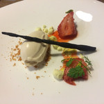 SHOKUDO YArn - 炭火焼のあまおうと備長炭のアイス。