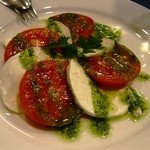 ニコラス - トマトとモッツァレラチーズの盛り合わせ