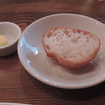 バル　モリノコ - ランチのパンとバター