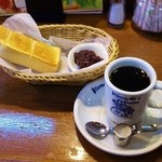 コメダ珈琲店 - ブレンドコーヒー（400円）、モーニングサービス・名古屋名物おぐらあん
