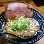極麺 青二犀 - しょうゆらーめん６５０円(201512)
