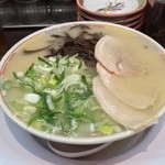 元祖 名島亭 - ラー博は俺の社員食堂。  築炉釜出しとんこつラーメソ！  今日もベタカタで。福岡よりご主人がいらっしゃっており、和やかな雰囲気。今日もイイね！ 