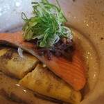 徳山鮓 - 琵琶マス＋琵琶鮎の卵、黒いのはツキノワグマほぐし肉