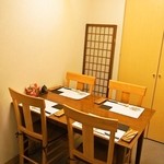 Sushi Sei - 店内（テーブル席）