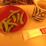 Membou Tsuru Tsuru Meishinkan - お馴染みの、枝豆。料理ができるまで、これを食べて　待ちますよ～。