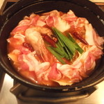 めん房つるつる明新館 - これは、韓国風チゲ味噌雑炊鍋なんです。