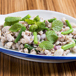 Nan raku - 豚挽肉とミントのスパイシーサラダ