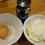 無化調 鶏白湯ラーメン 麺舗 作一 - たまごかけご飯