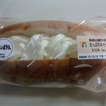 セブンイレブン - “筑波山麓牛乳のたっぷりホイップコッペ”