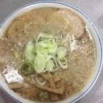 中華 めんきち - 煮干背脂醤油うんまい