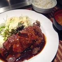 ステーキ＆ワイン シュバルージュ - ステーキランチ（俯瞰）