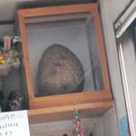 一休食堂 - 蜂の巣が飾ってあります。