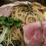 荒川らーめん魂 あしら - 特製全粒粉つけめんなのでチャーシューがたくさん(*^￢^*)