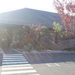 しゃぶしゃぶ・日本料理 木曽路 - 外観（逆光）