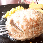 ステーキハンバーグ＆サラダバーけん - チェダーチーズインハンバーグ1242円（税込）