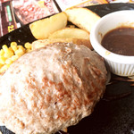 ステーキハンバーグ＆サラダバーけん - チェダーチーズインハンバーグ1242円（税込）