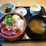 Sobadokoro Bunza - イカ鉄二色丼