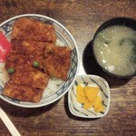 といや - かつ丼800円／平成27年12月