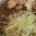 といや - 肉そば（冷）700円／平成28年10月