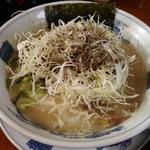 Yukemuri Yashiki Waonnoyu Waontei - まかないラーメン。キャベツの千切りがのっていました。