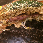 広島風お好み焼き・鉄板焼 安芸ノ屋 - スペシャル焼き断面図