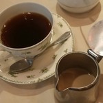 蜂の子 - コーヒーに添えられたミルクが美味しかった