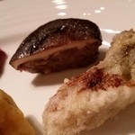 h Manjee Bowaru Nagao - エゾシカのサルシッチャ詰め椎茸とカキのフリッター