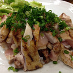 みょうが屋 - 刀根鶏のたたき
      やっぱり旨味が濃くて素晴らしいです