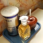 味幸 - 卓上調味料（壺には おろしにんにく）